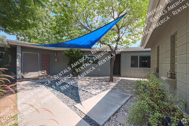 Building Photo - 3237 E Meadowbrook Ave Rental