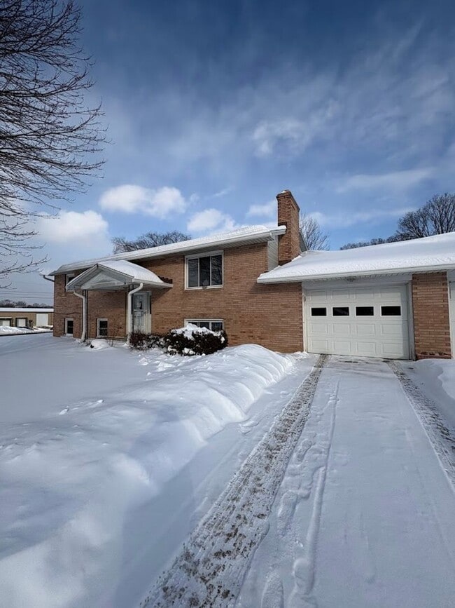 Building Photo - 74 Briarcliff Ave Unit 1