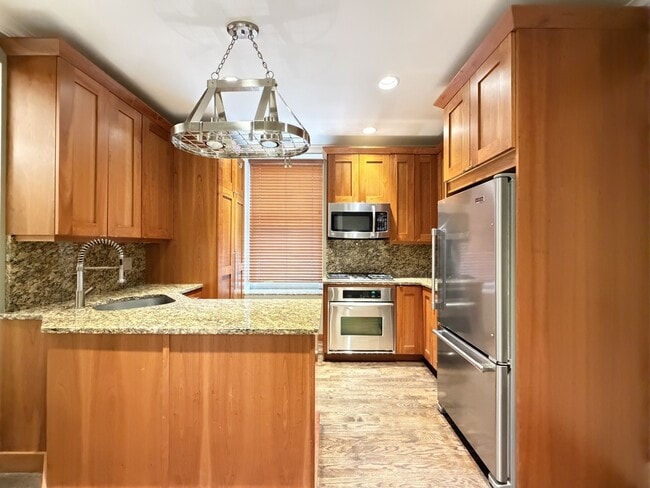 Photo - 3627 N Bosworth Ave Unit J06P