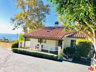 Building Photo - 27355 CA-1