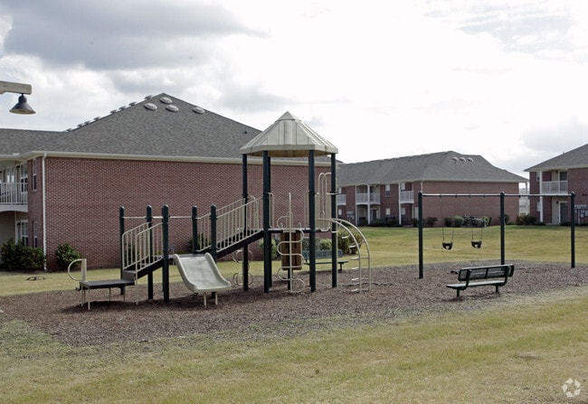 Ashland Lakes Apartments