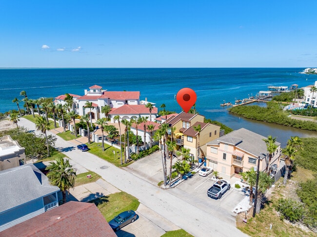 Building Photo - 208 W Saturn Ln Unit B