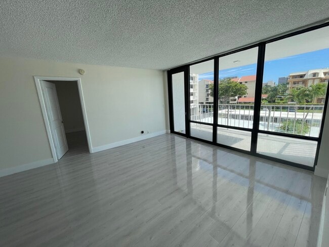 Photo - 336 Golfview Rd Unit 309