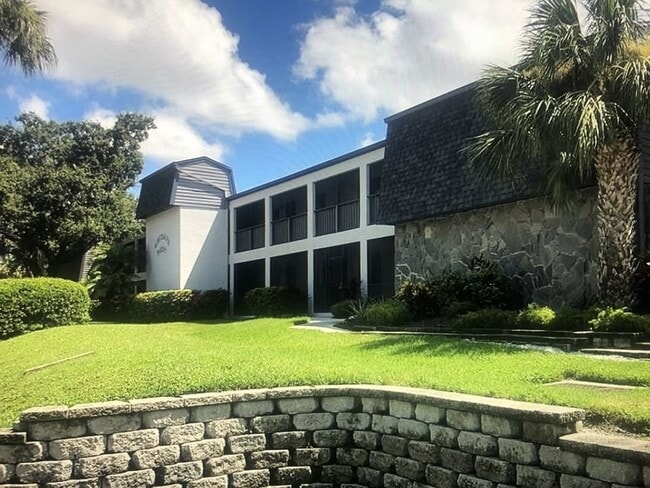 Building Photo - 2124 N Tamiami Trl Unit Whitaker Bayou Rental