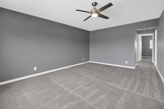 Photo - 10000 Meridian Way N Unidad 15