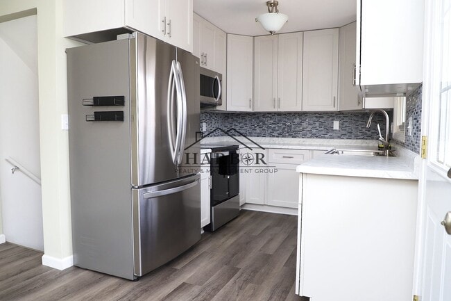 Single Family Home in SE Rochester Availab... - Single Family Home in SE Rochester Availab...