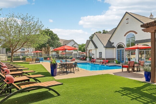 Photo - Regency Dell Ranch Apartments