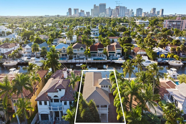 413 Coconut Isle Dr