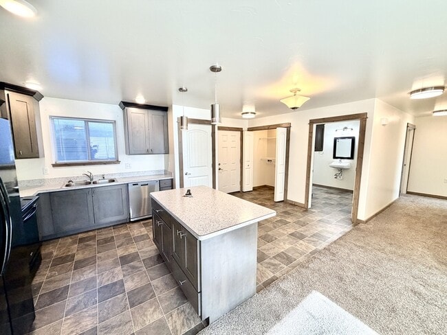 Photo - 901 Gibbon St