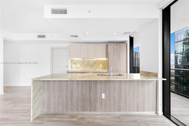 Photo - 801 S Miami Ave Unidad 4105