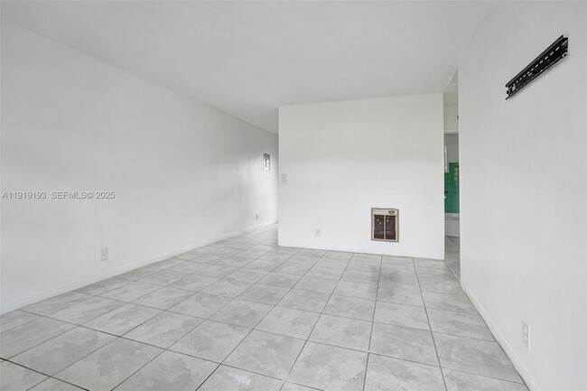 Photo - 29 SW 8th Ave Unit 1