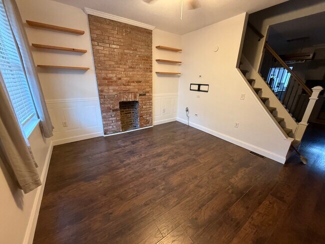 Photo - 5405 Carnegie St