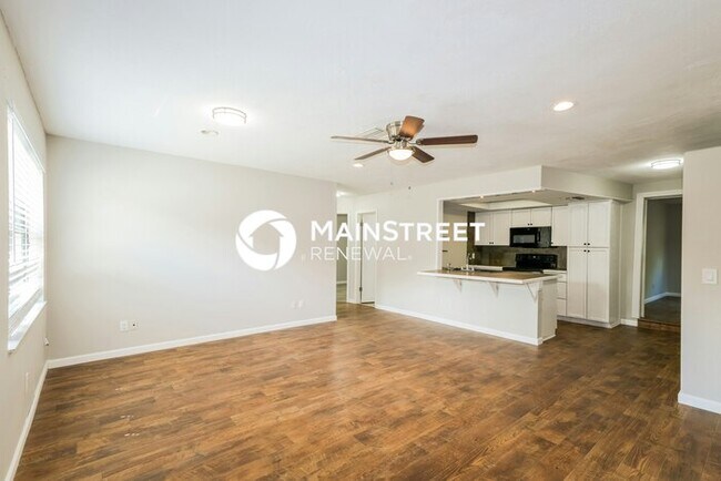 Photo - 4 Bedroom Pet-Friendly Home in NEW PORT RICHEY, FL with Main Street Renewal