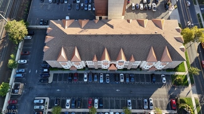Photo - 102 E Elizabeth Ave