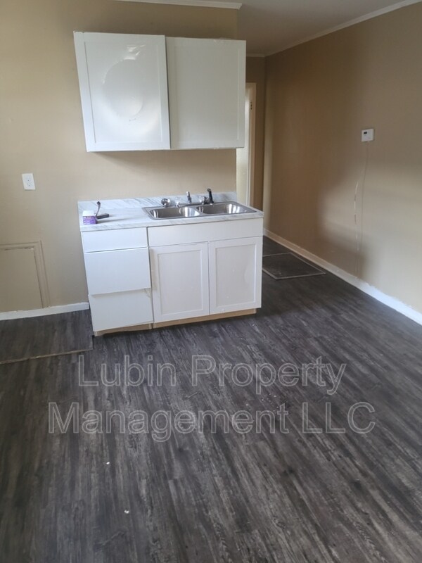 Photo - 2219 Clayton Ave