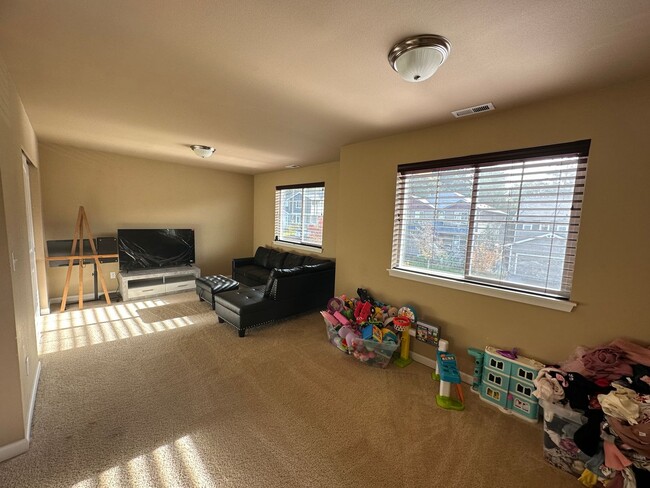 Photo - 1435 Farina Lp SE