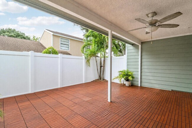 Photo - 202 Lakewood Dr