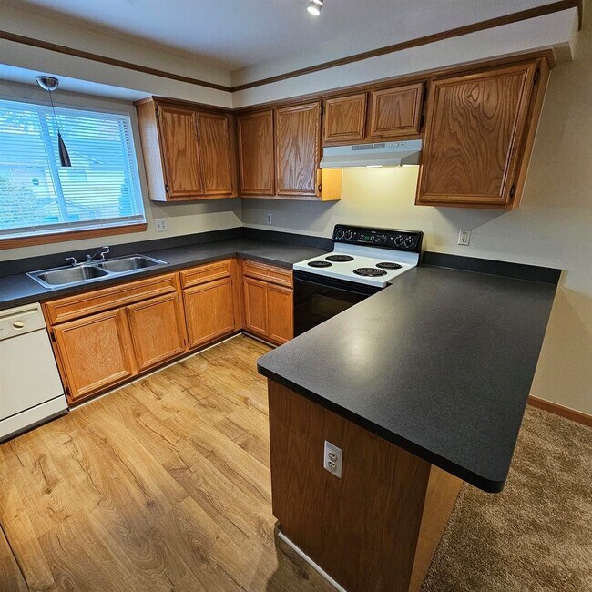 Photo - 2 Bedroom Upper Condo w/ Modern Lighting F...