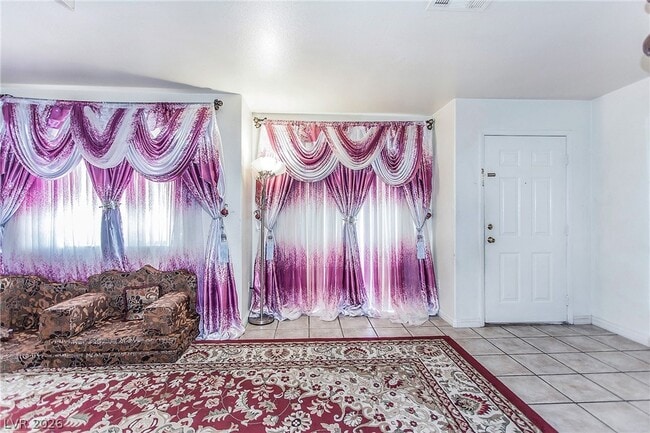 Photo - 5237 Steinbrenner Ln