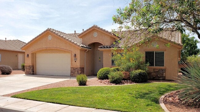 Building Photo - Single-Level 3 Bedroom Home
