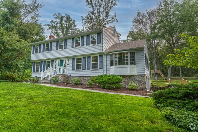 Building Photo - 85 Thayer Dr Rental