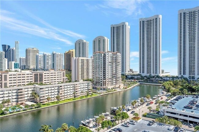 Photo - 300 Bayview Dr Unit 1411