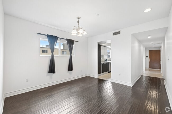3BR, 2BA - 1,687SF - Dining Room - 1409 S Westgate Ave