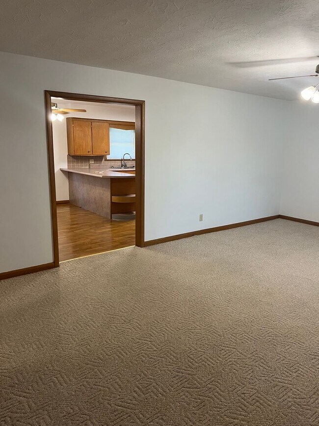 Photo - 2359 S Kings Ave