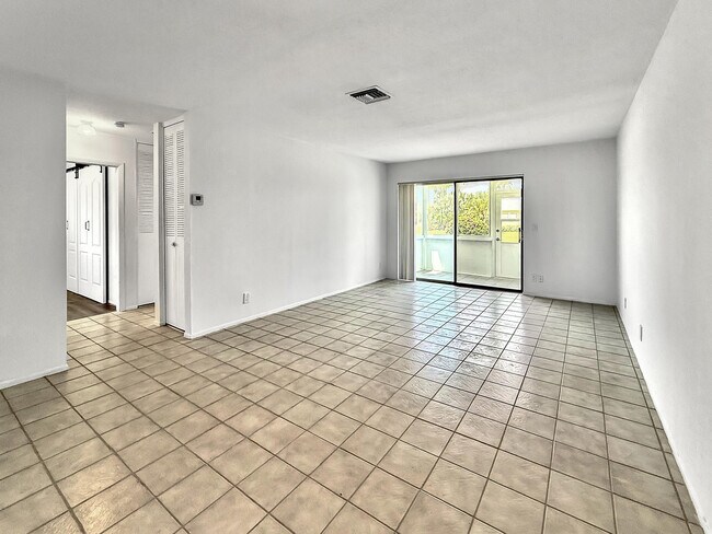 5263 Cresthaven Blvd Unit A