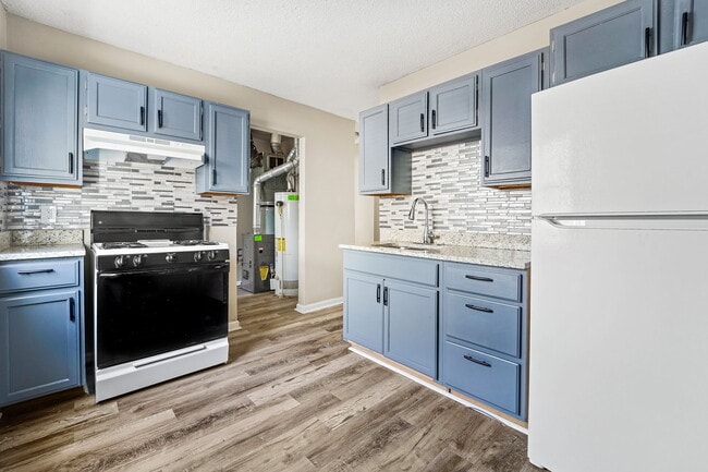 Photo - 7227 Orchard Ave