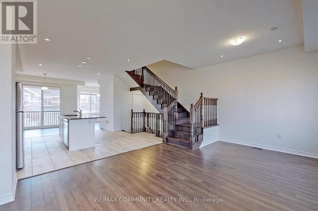 Photo - 12 Fiesta Way