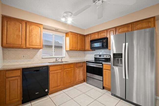 Photo - 4406 Santa Barbara Blvd Unit B