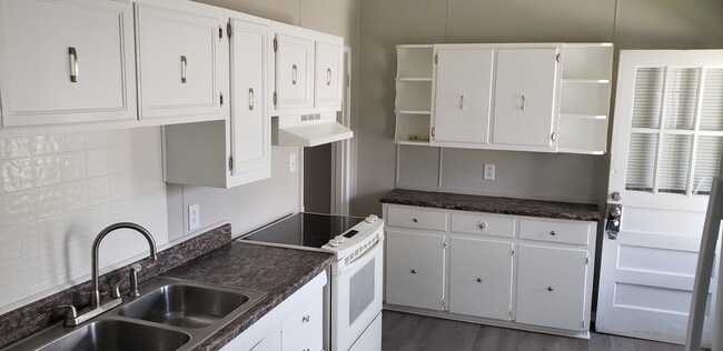 Photo - 1308 Cypress St