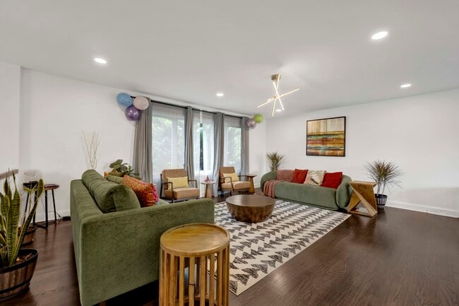 Photo - 1135 Crestwood Dr