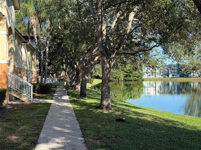 Photo - 3670 N 56th Ave Unidad 705