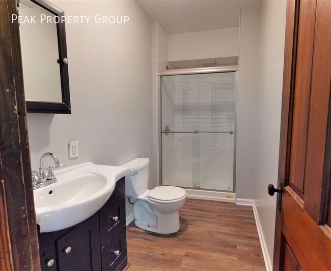 Photo - 196 W 8th Ave