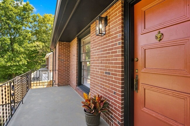 5713 Vine Ridge Dr