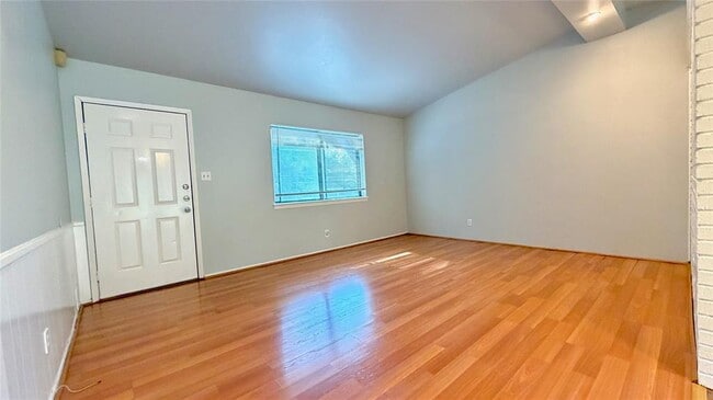 Photo - 5213 Halmark Dr
