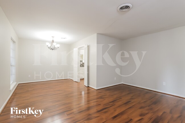 Photo - 12115 Hillcroft St