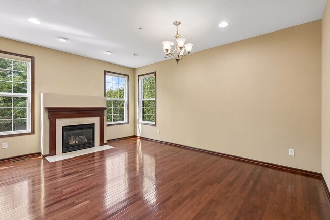 Photo - 10002 Gentian Dr
