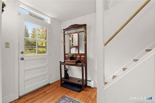 47 Hollow Tree Ridge Rd