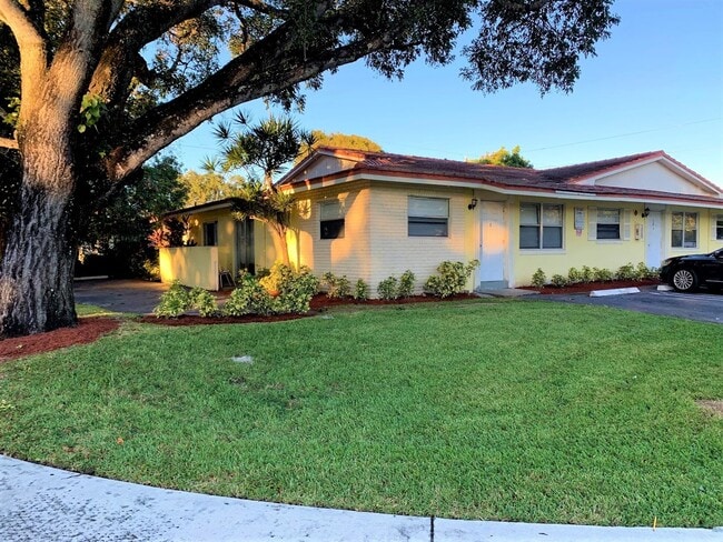 Building Photo - 7827 NW 39th Ct Unit 1