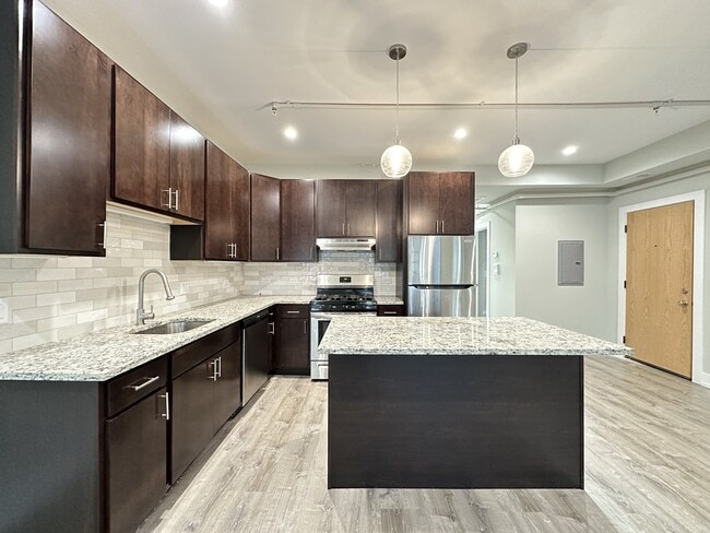 Photo - 1147 Maple Ave Unit 4