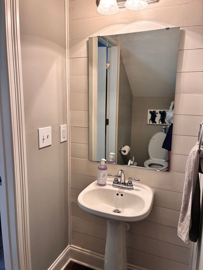 Photo - 4 bed 4.5 bath unit in West End neighborhood!