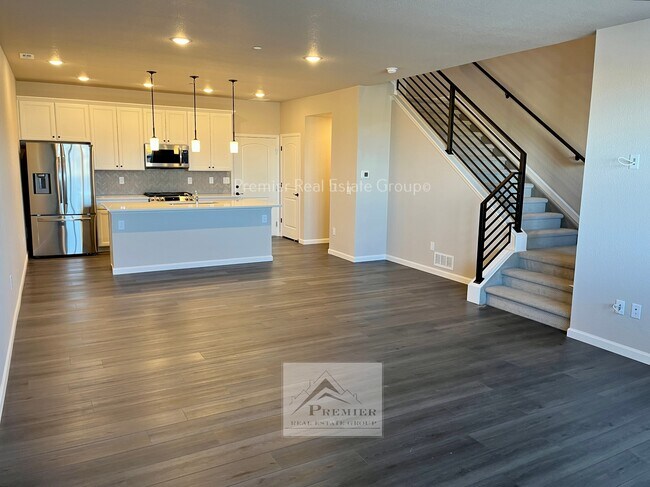 Photo - 1545 Spring Water Point