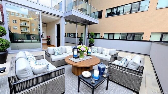 Photo - 23-09 Broadway