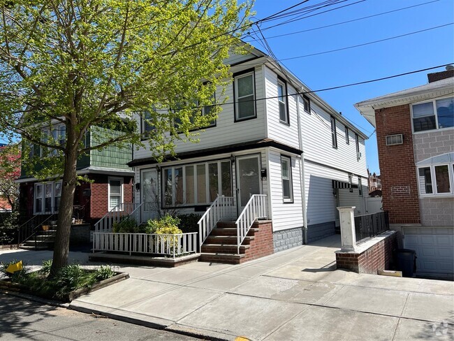 Building Photo - 159-14 43rd Ave Unit 2 Rental