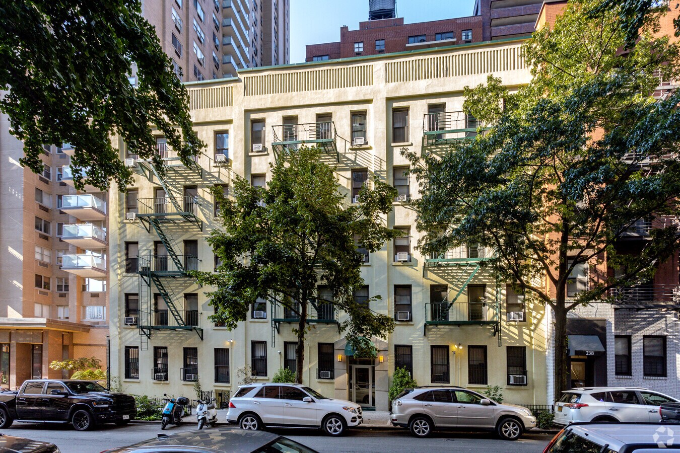 Photo - 242 E 87th St