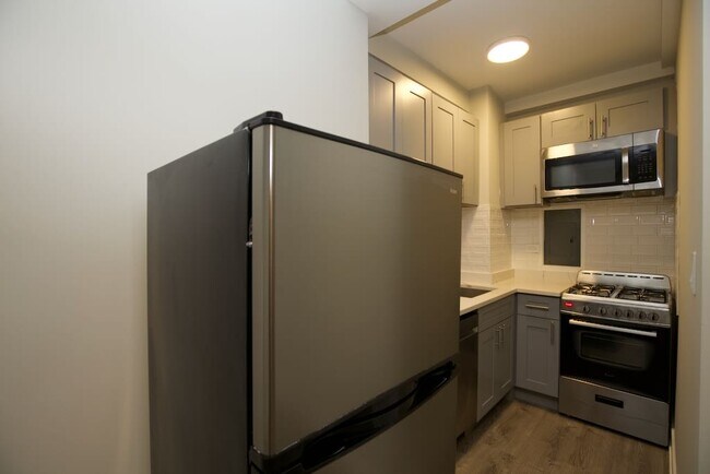 Photo - 545 W Belmont Ave Unit C3
