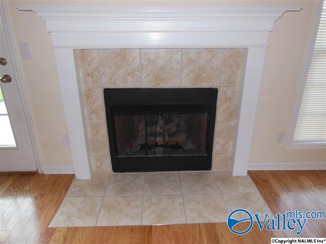 Photo - 128 Danika Dr NW
